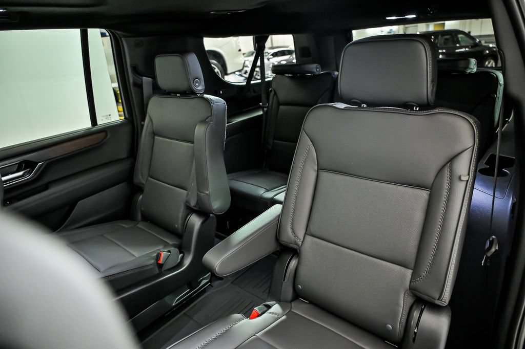 New 2026 GMC Yukon Denali w/ Denali Reserve Package AWD/4WD image 13