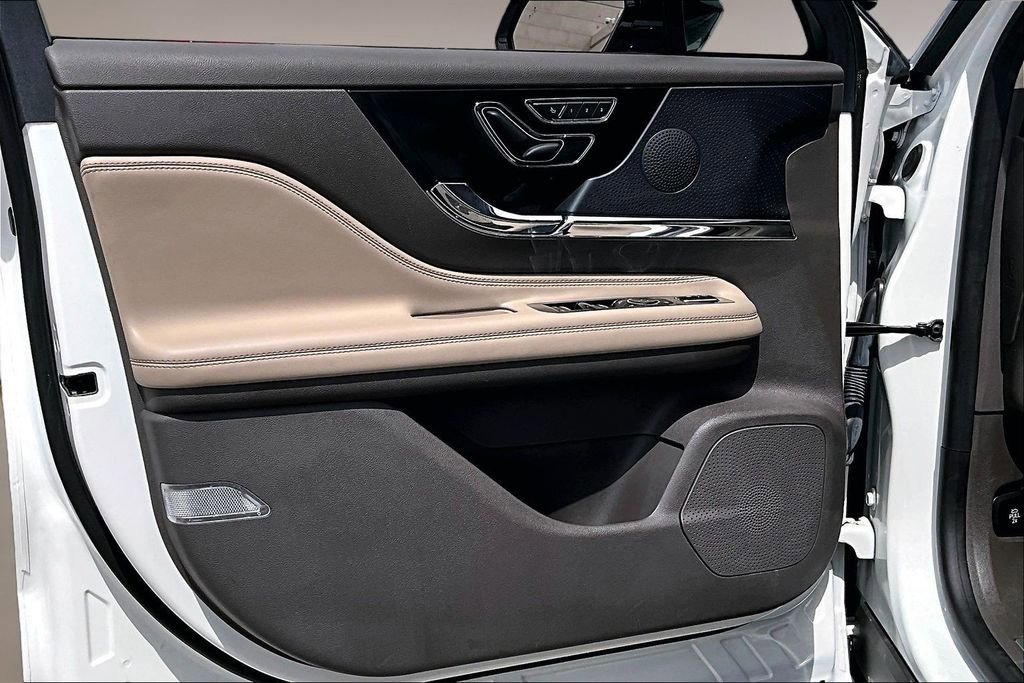 Used 2023 Lincoln Corsair FWD image 18