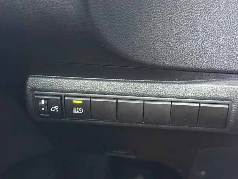 Used 2022 Toyota Corolla LE image 29