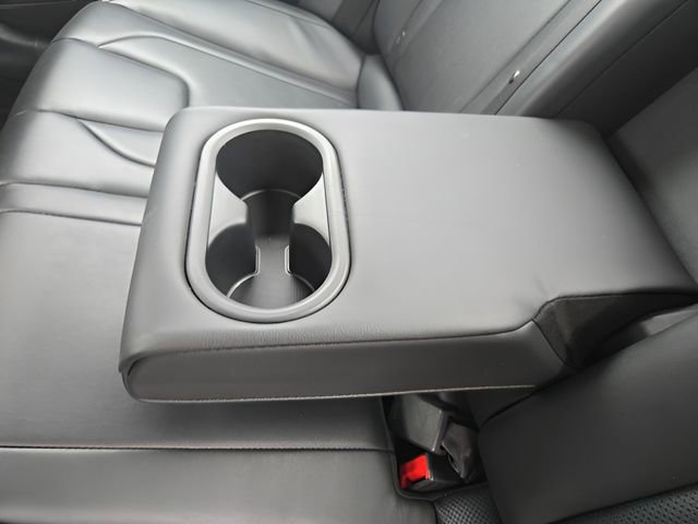 Used 2024 Hyundai Elantra Limited image 26