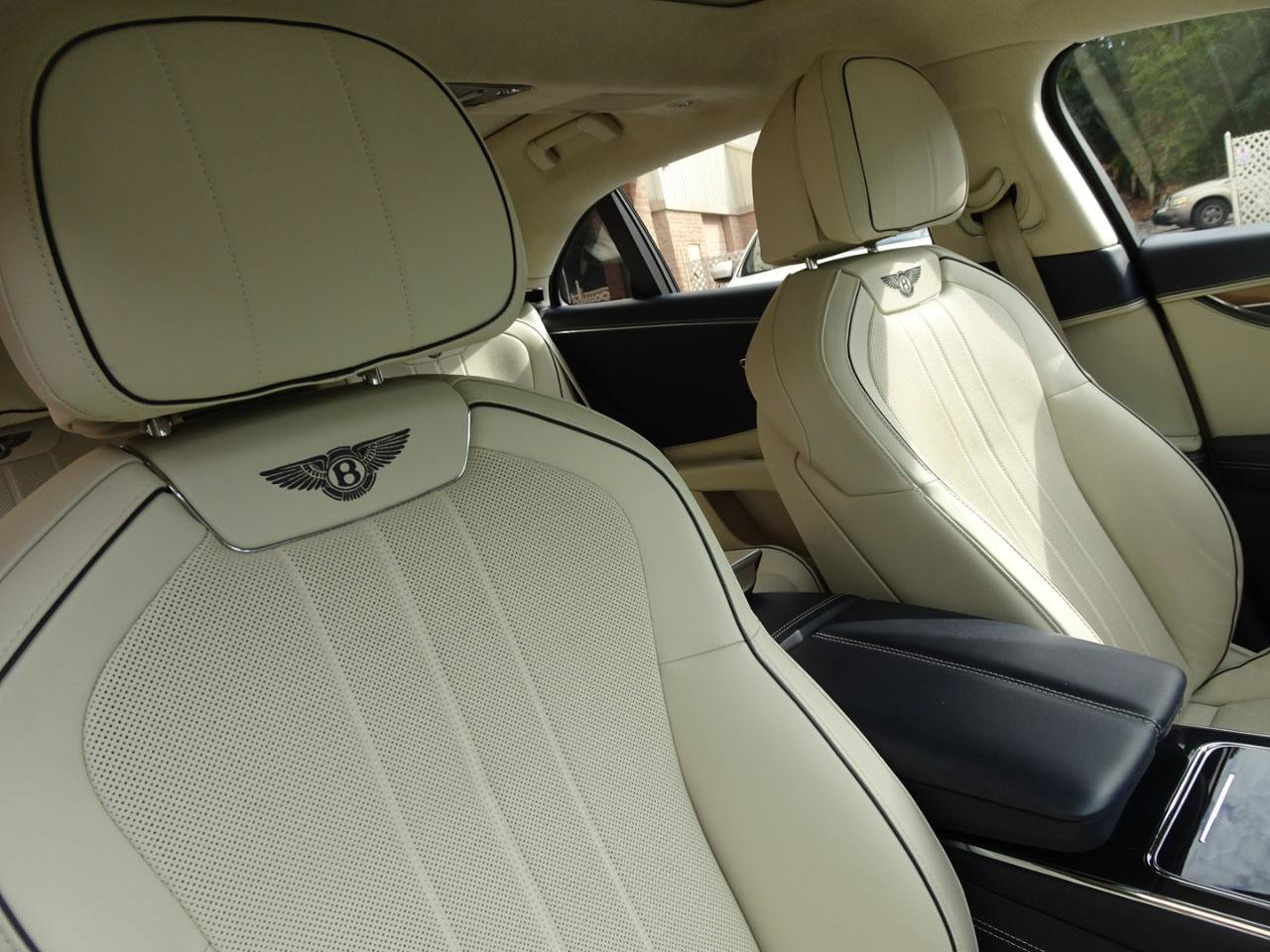 Used 2021 Bentley Flying Spur V8 AWD/4WD image 10