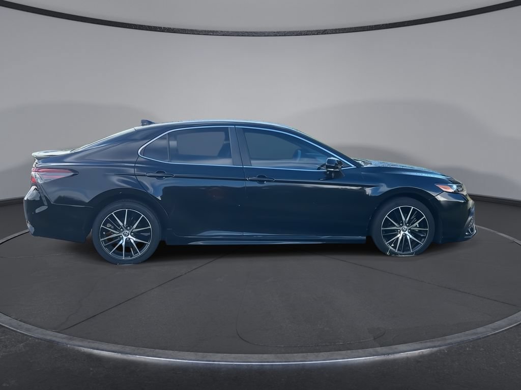 Used 2023 Toyota Camry SE FWD image 9