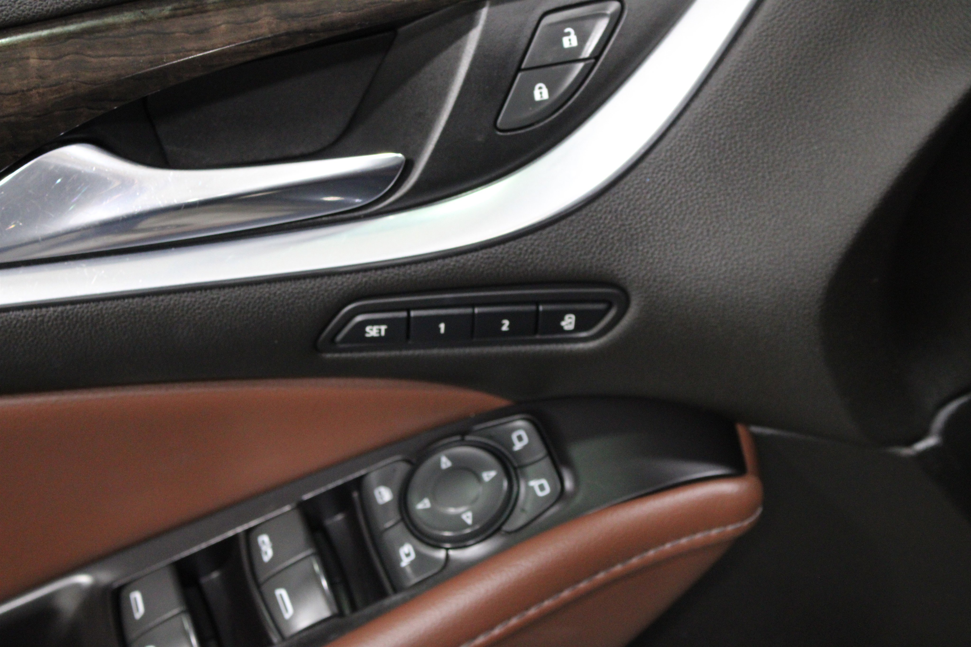 Used 2019 Buick Enclave Avenir w/ Trailering Package, 5000 lbs. FWD image 9