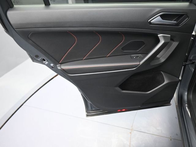 Used 2024 Volkswagen Tiguan Wolfsburg Edition image 40