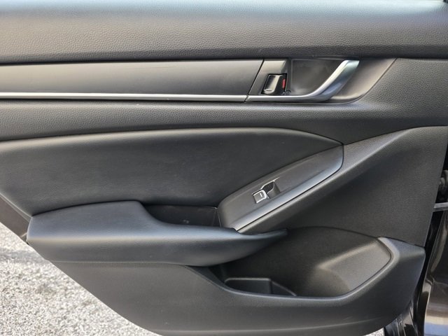 Used 2018 Honda Accord LX image 11