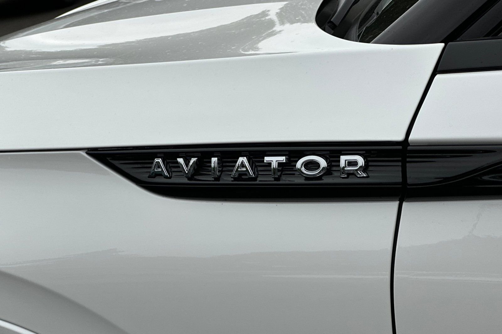 Used 2023 Lincoln Aviator Reserve w/ Equipment Group 201A RWD image 38