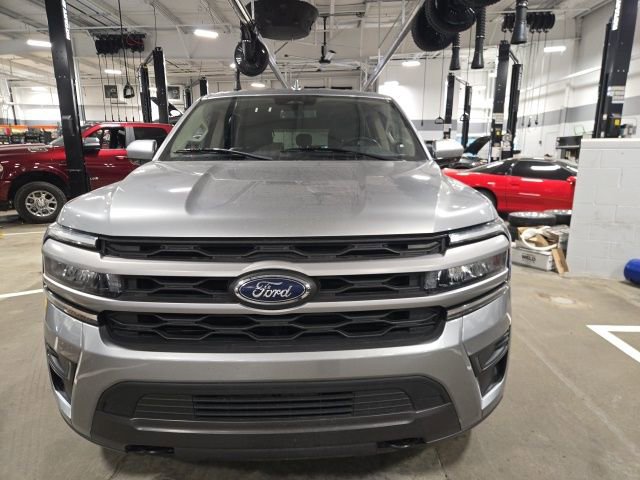 Used 2023 Ford Expedition Max XLT image 10