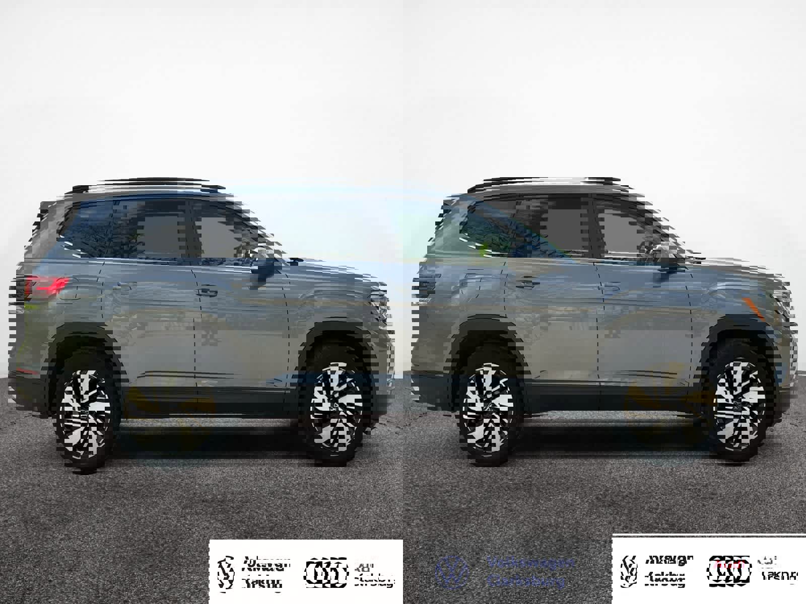 Used 2025 Volkswagen Atlas SE AWD/4WD image 4