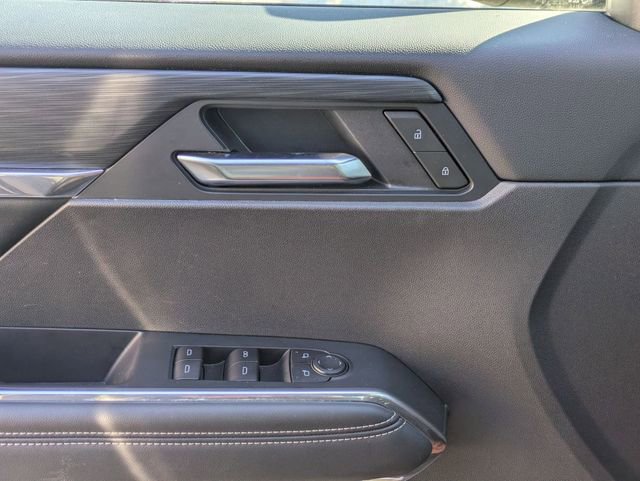 Used 2025 GMC Acadia Elevation image 12