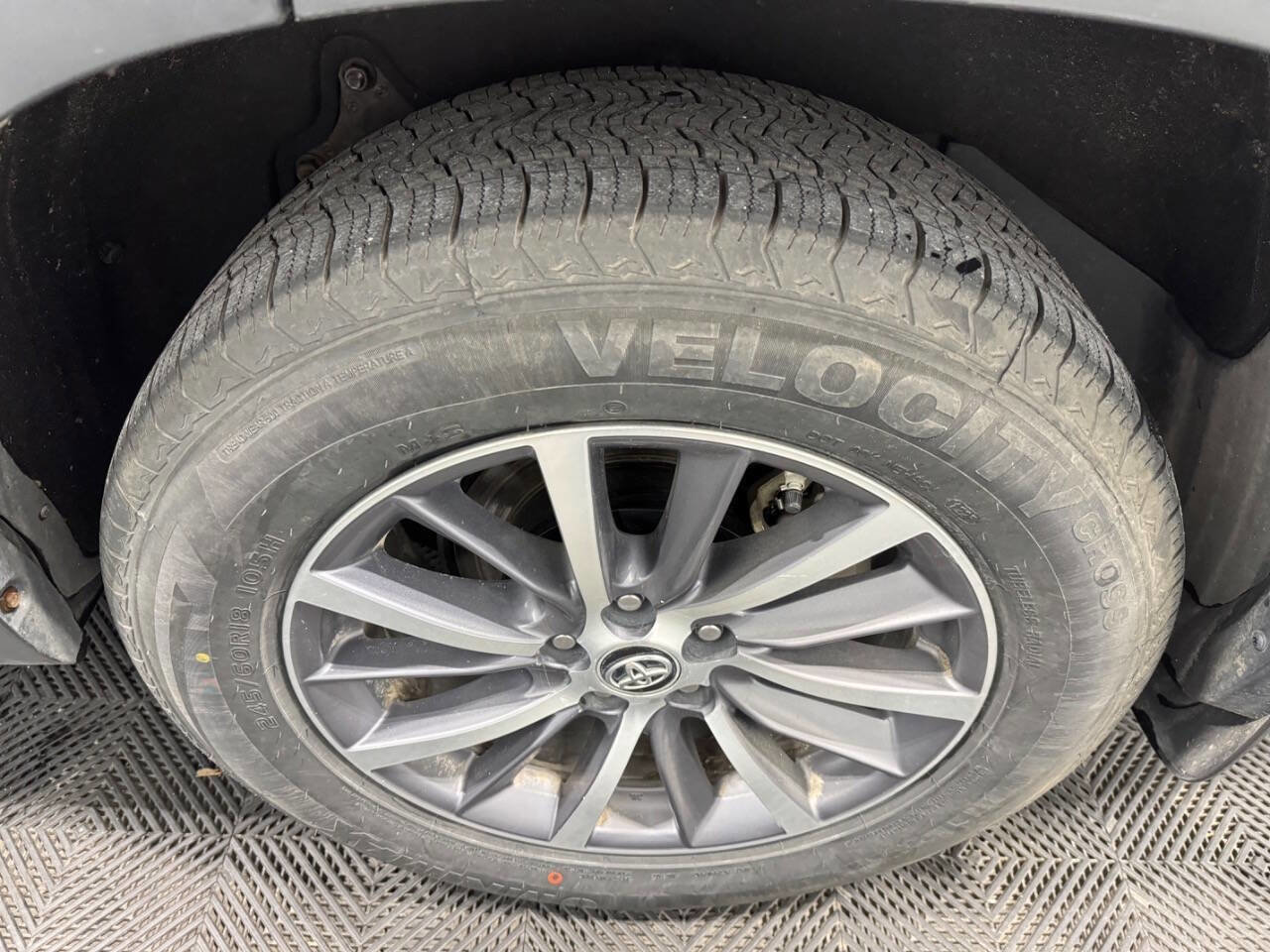 Used 2017 Toyota Highlander XLE image 47