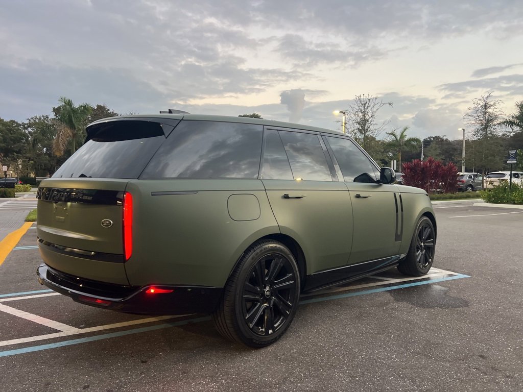 Used 2023 Land Rover Range Rover SE image 12