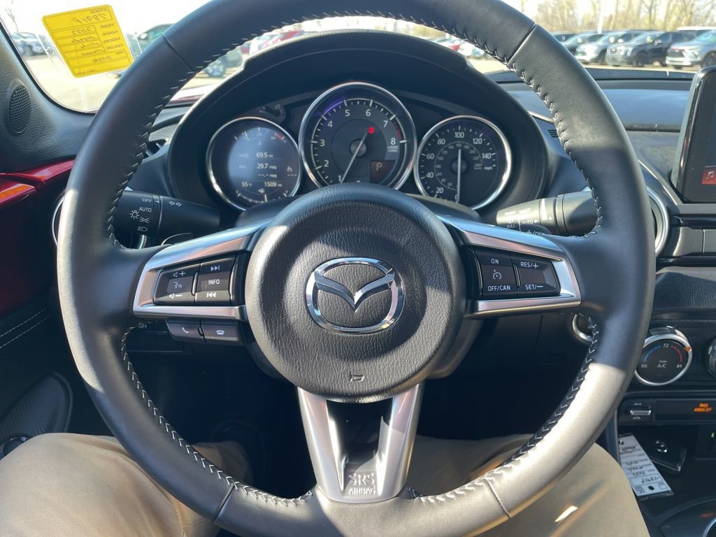 Used 2022 MAZDA MX-5 Miata RF Grand Touring RWD image 17