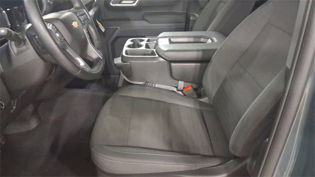 Used 2025 Chevrolet Silverado 1500 LT image 9