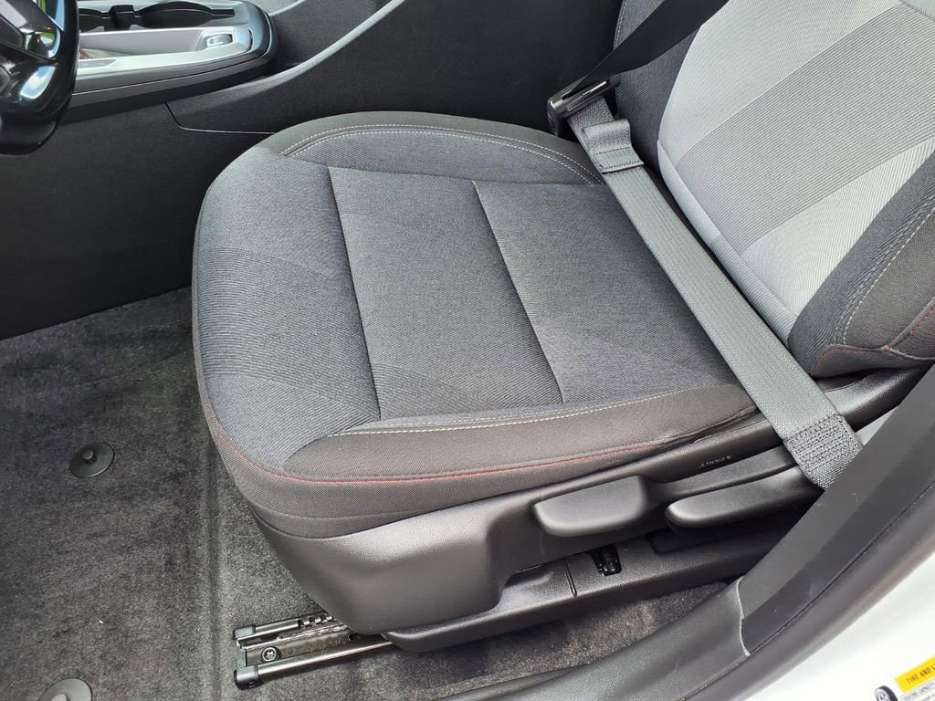 Used 2024 Chevrolet Trax RS FWD image 24