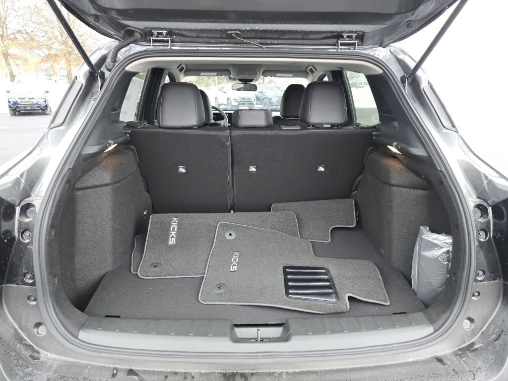 New 2026 Nissan Kicks SR w/ Cold Weather Package image 10