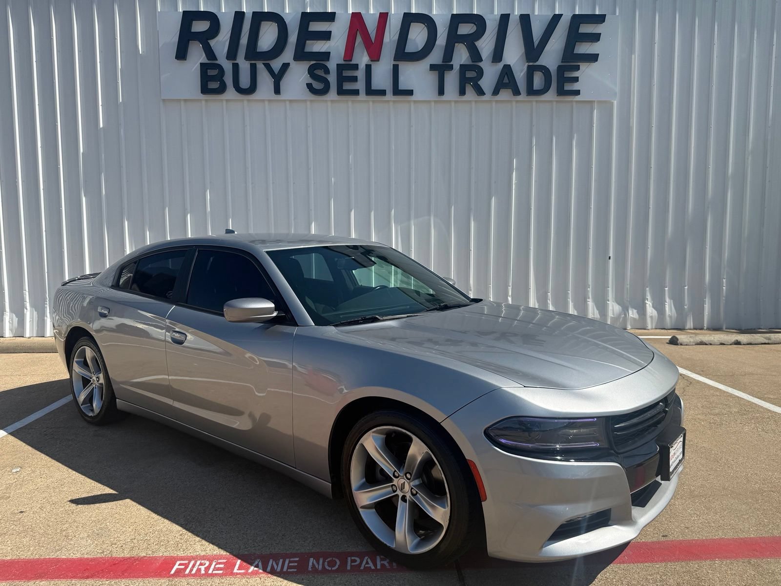 Used 2018 Dodge Charger R/T RWD image 9