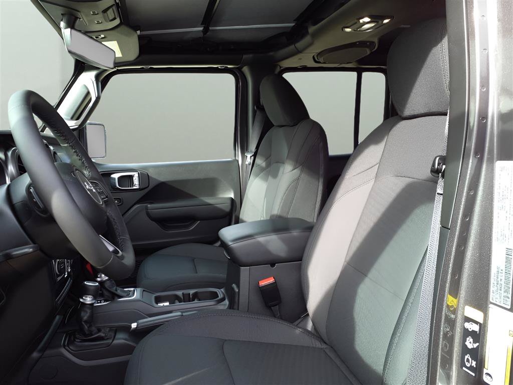 New 2023 Jeep Wrangler Unlimited w/ Cold Weather Group AWD/4WD image 17