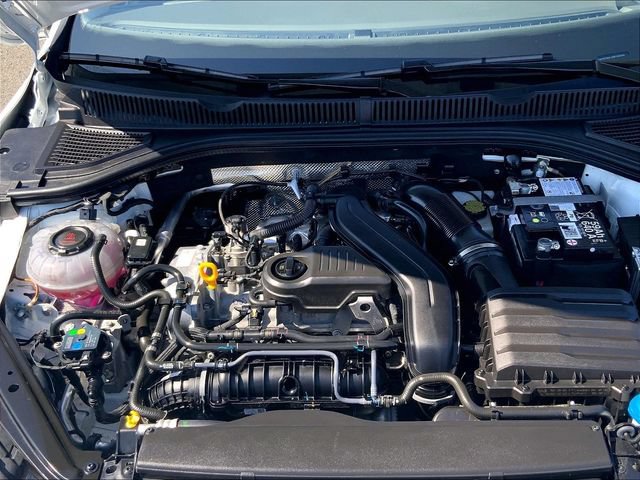 Used 2025 Volkswagen Jetta SE w/ Sunroof Package FWD image 19