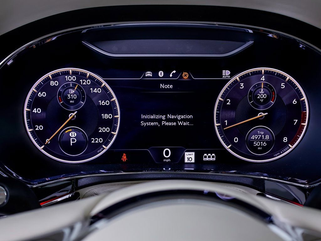 Used 2024 Bentley Flying Spur V8 image 38
