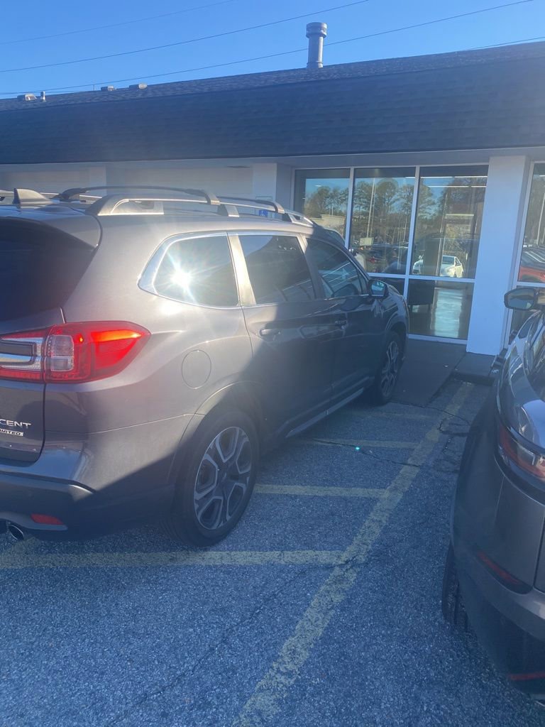 Used 2023 Subaru Ascent Limited w/ Technology Package image 3