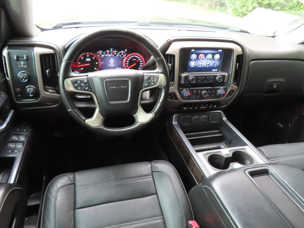 Used 2015 GMC Sierra 1500 Denali w/ Driver Alert Package AWD/4WD image 4