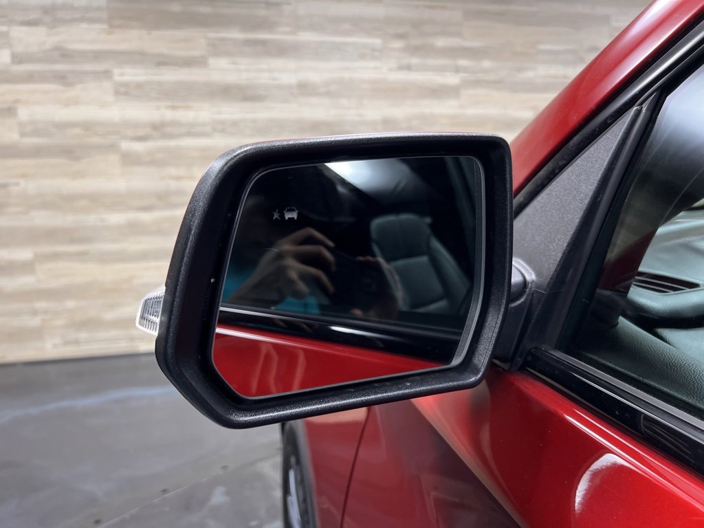 Used 2023 Chevrolet Traverse RS image 30