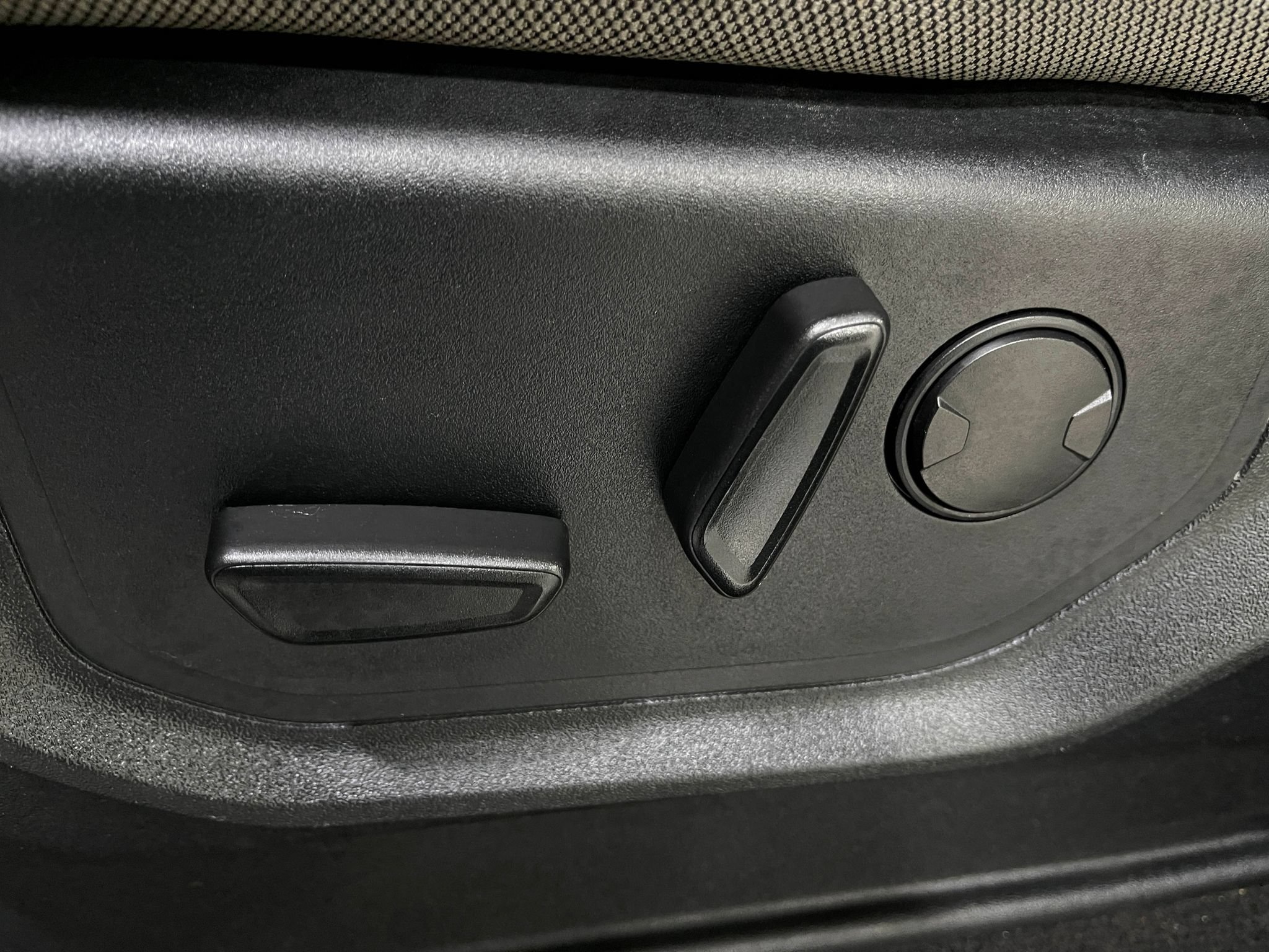 Used 2019 Ford F150 XLT w/ Equipment Group 302A Luxury AWD/4WD image 16
