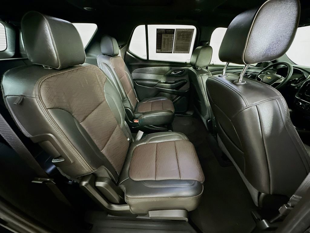 Used 2023 Chevrolet Traverse High Country image 11