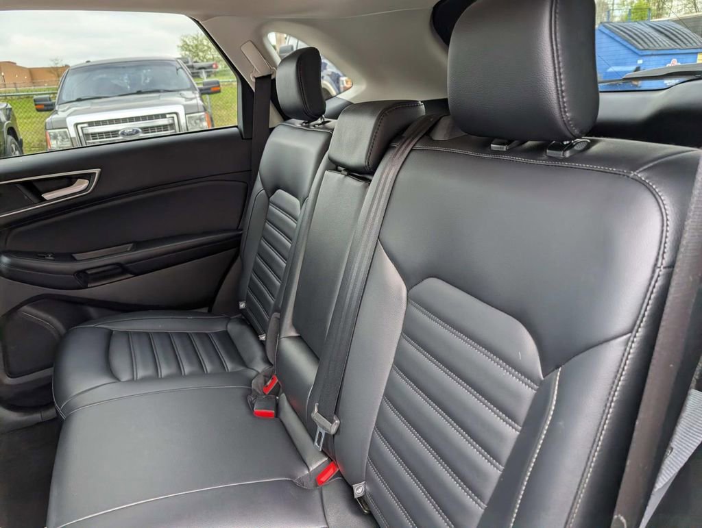 Used 2024 Ford Edge SEL AWD/4WD image 11