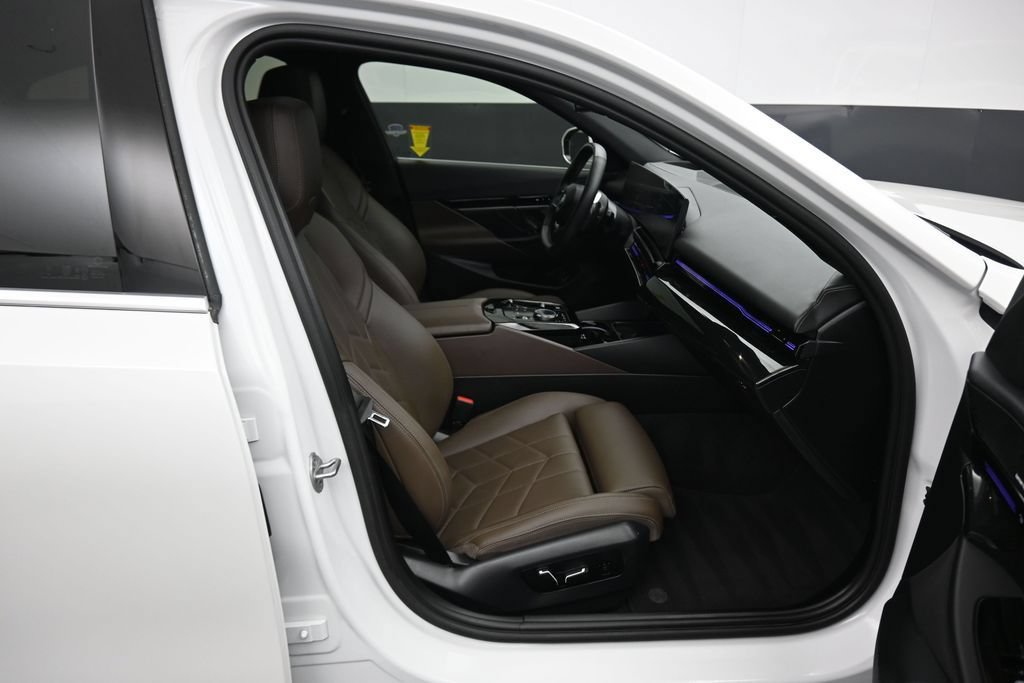 Used 2026 BMW 530i RWD image 51