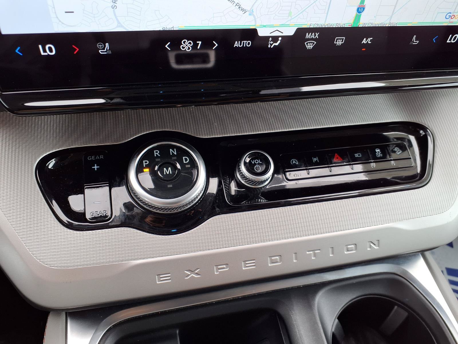 Certified 2025 Ford Expedition Active AWD/4WD image 28