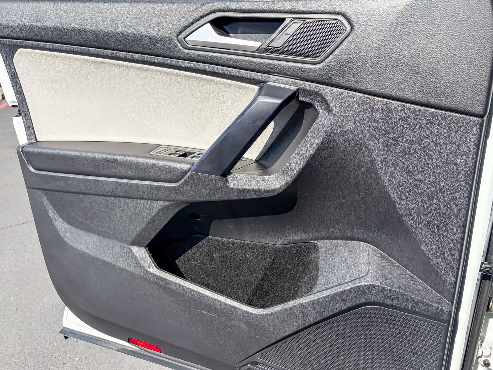 Used 2021 Volkswagen Tiguan SE R-Line image 39