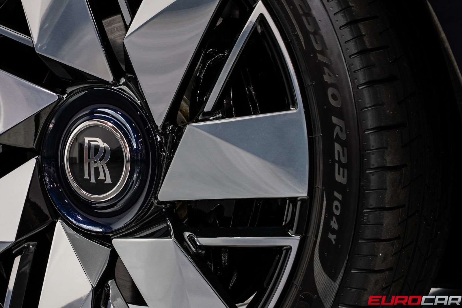 Used 2019 Rolls-Royce Cullinan AWD/4WD image 23