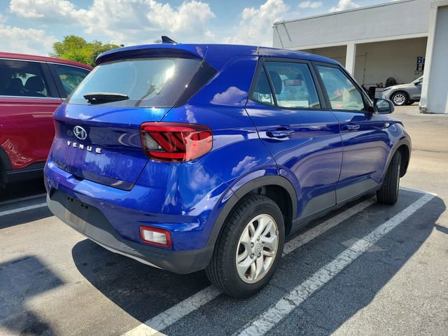 Used 2022 Hyundai Venue SE FWD image 6