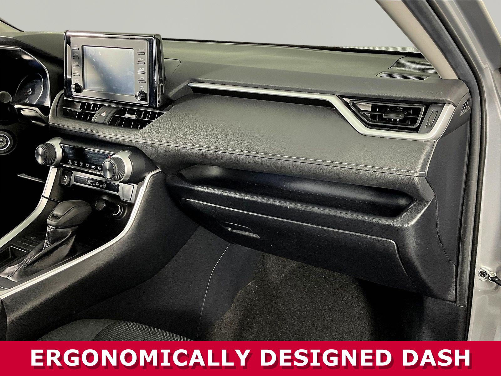 Used 2019 Toyota RAV4 LE w/ Carpet Mat Package FWD image 24