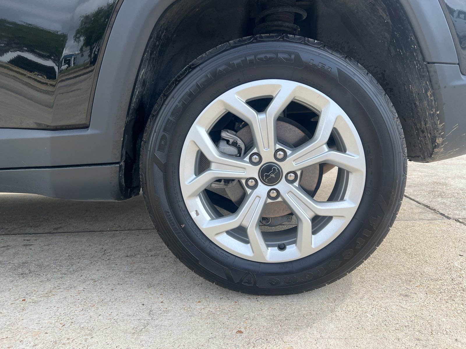 Used 2025 Jeep Compass Latitude image 7