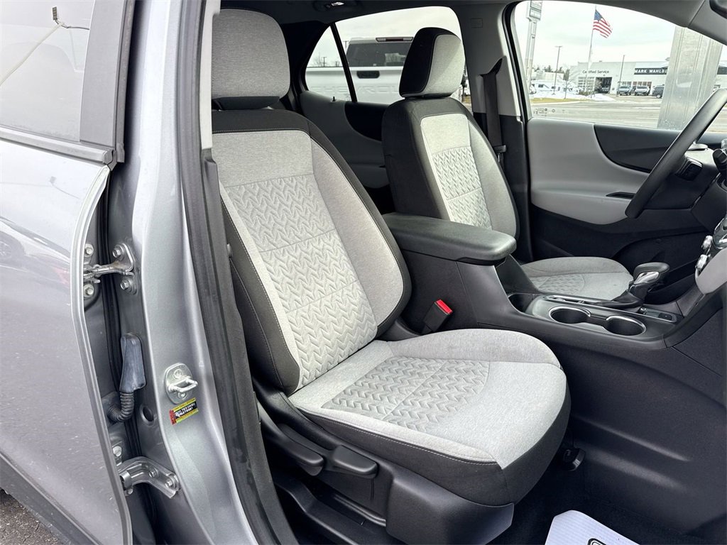 Used 2023 Chevrolet Equinox LS image 25