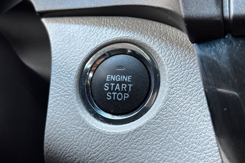 Used 2015 Toyota Sienna XLE w/ XLE Navigation Package AWD/4WD image 23