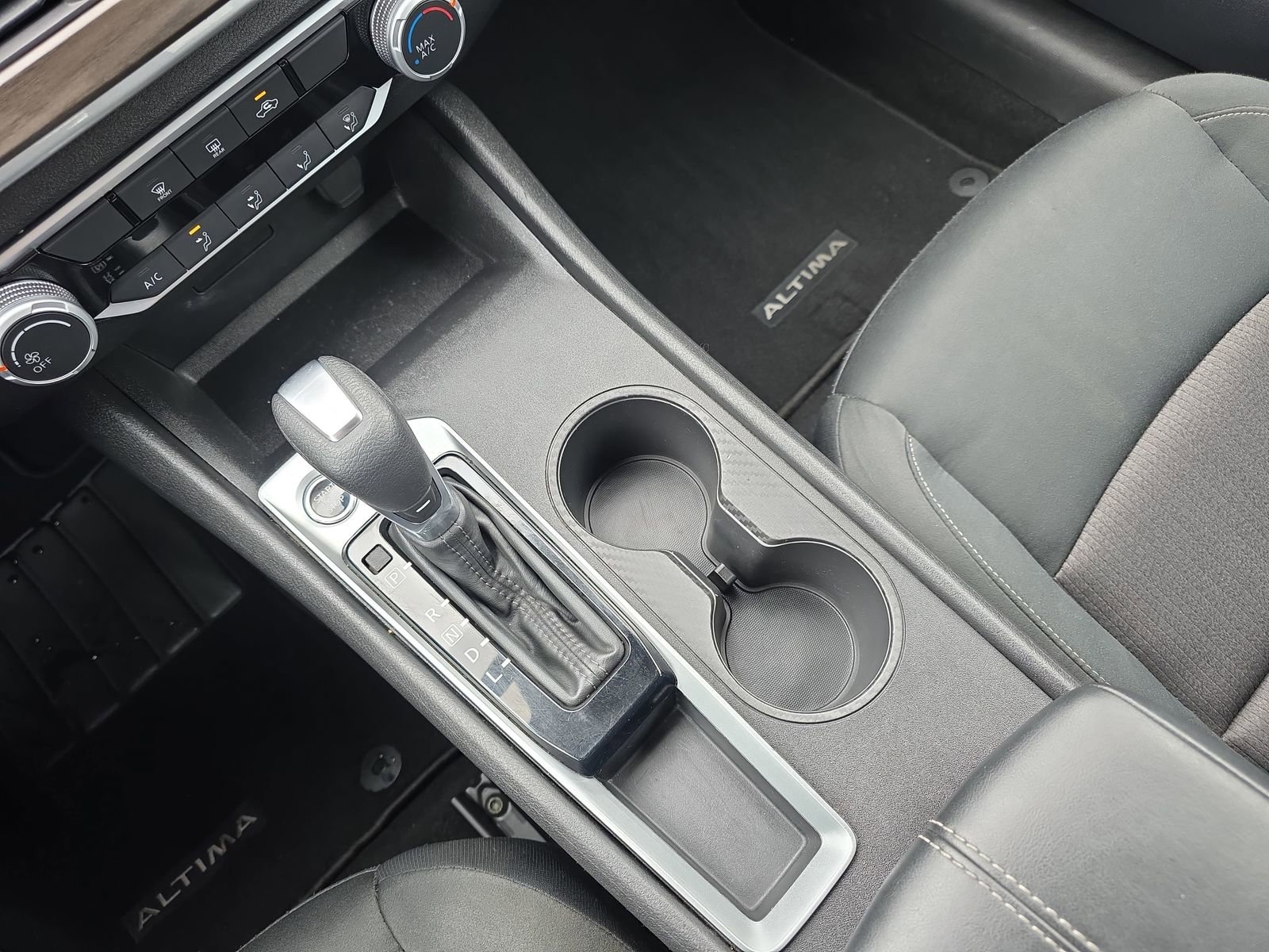 Used 2025 Nissan Altima 2.5 SV image 24