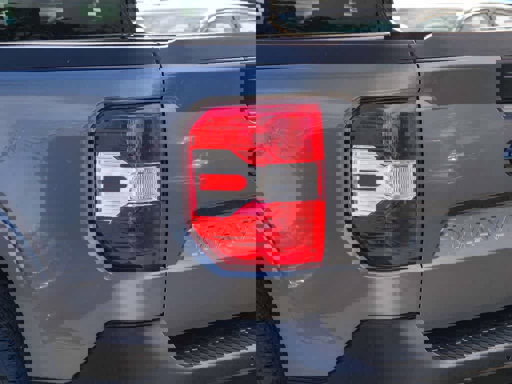 Used 2025 Ford Maverick XLT w/ Equipment Group 302A image 7