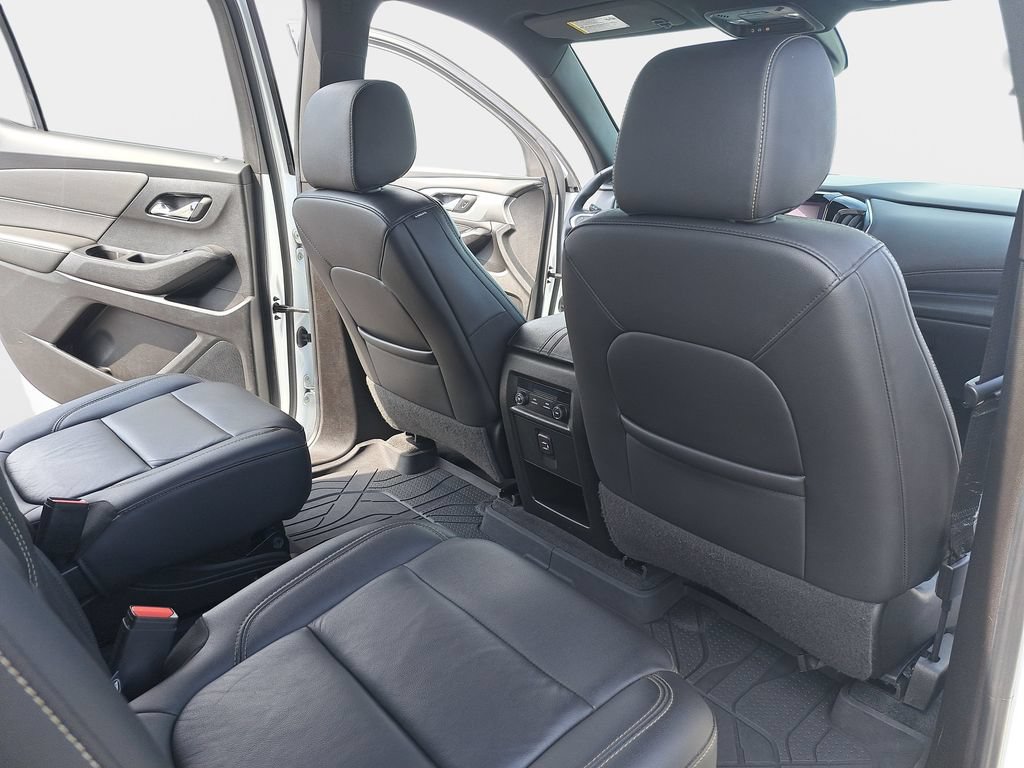 Used 2023 Chevrolet Traverse LT AWD/4WD image 12