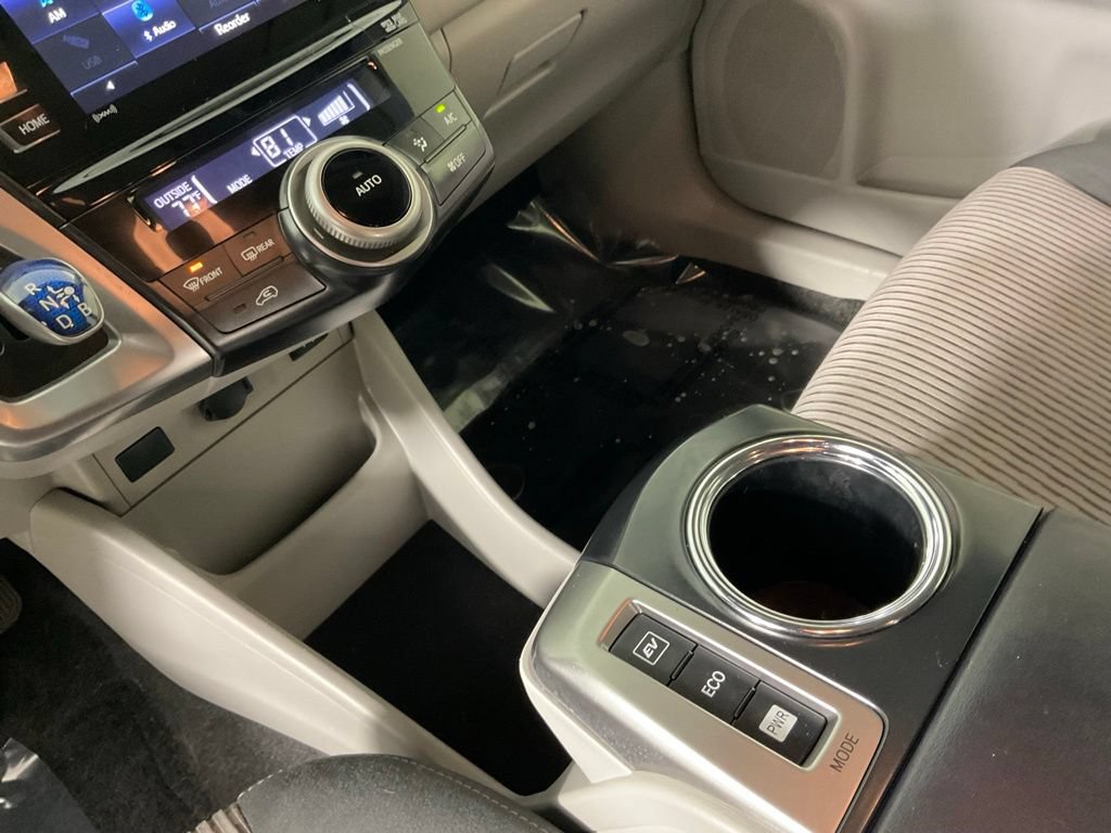 Used 2017 Toyota Prius V Three FWD image 18