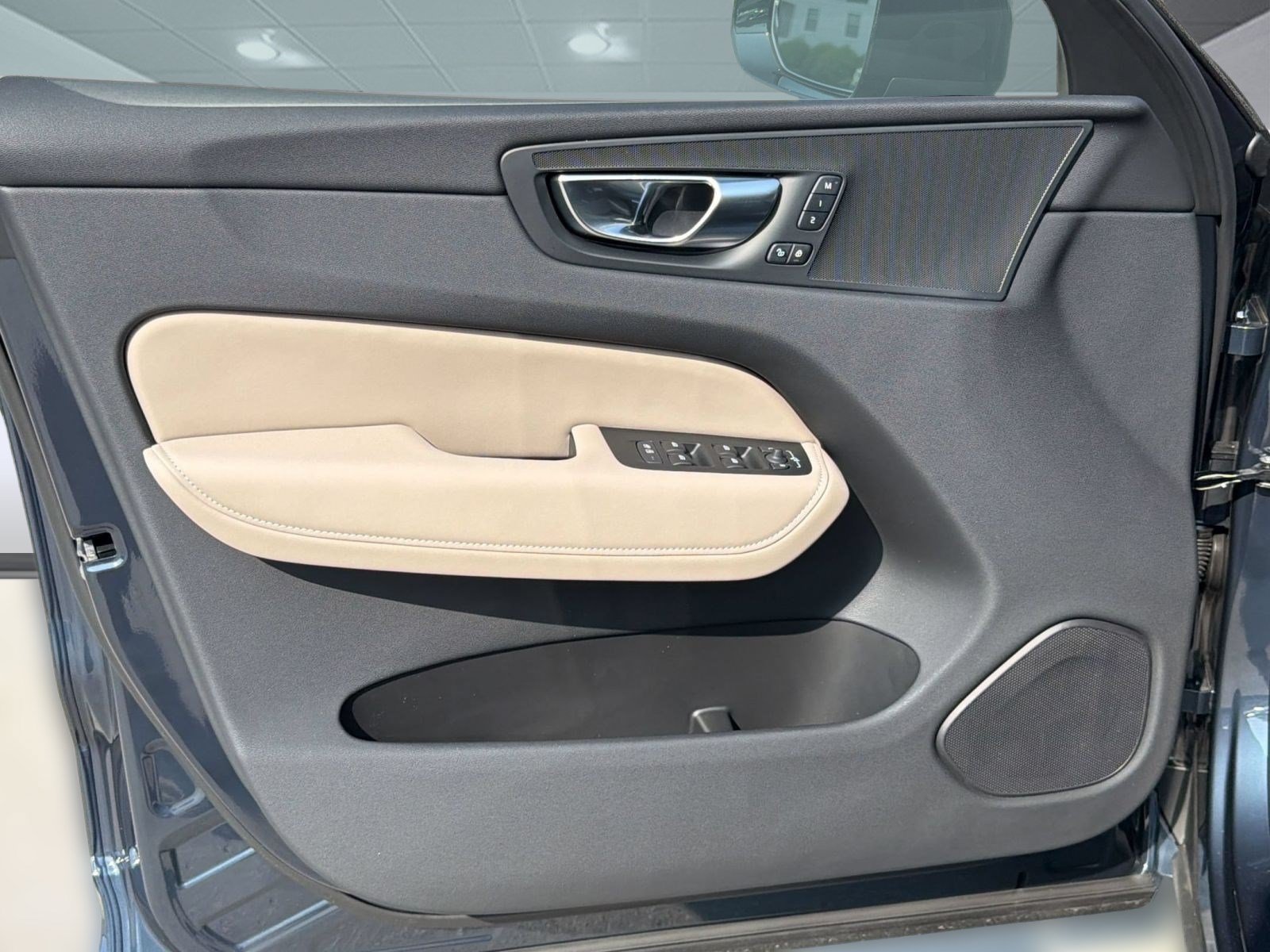 New 2026 Volvo XC60 B5 Plus w/ Climate Package AWD/4WD image 24