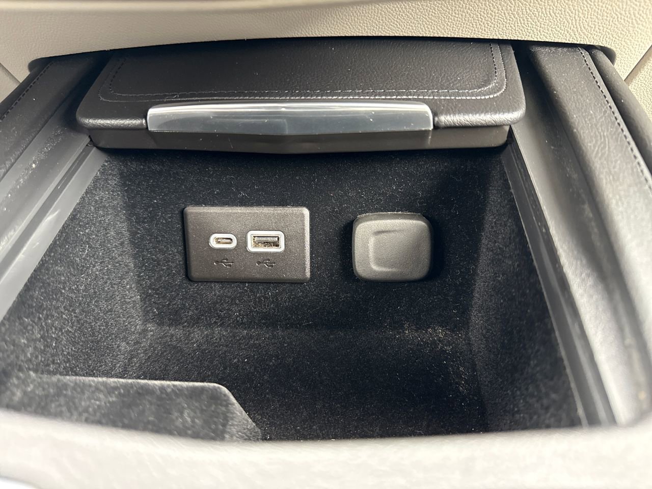 Used 2020 Cadillac XT4 Luxury image 28