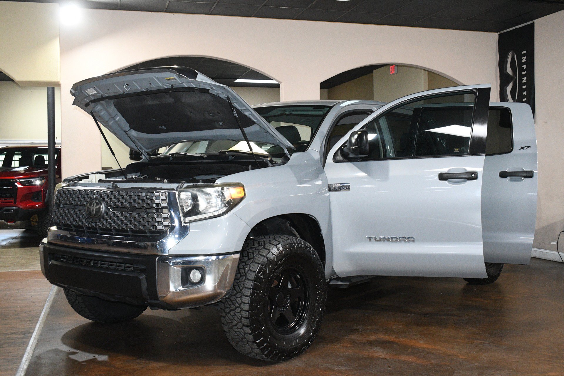 Used 2019 Toyota Tundra SR5 w/ SR5 Upgrade Package AWD/4WD image 90