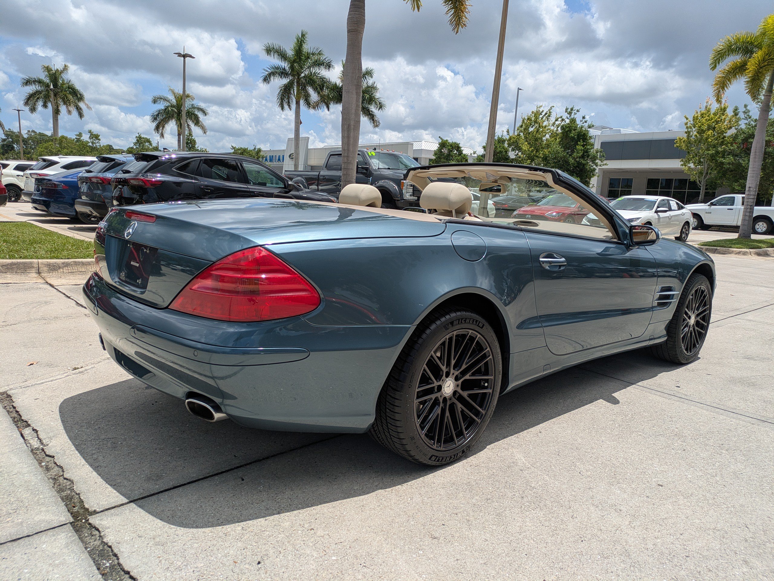 Used 2004 Mercedes-Benz SL 500 image 4