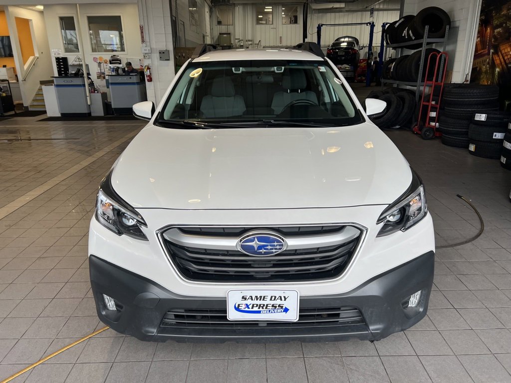 Used 2020 Subaru Outback Premium image 2