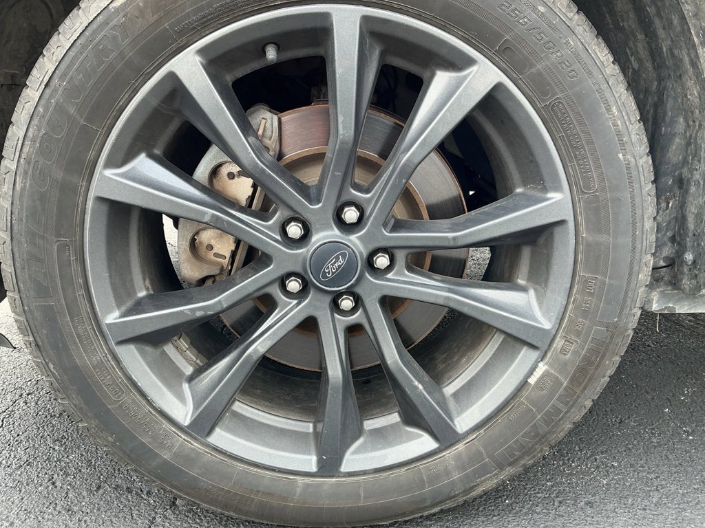 Used 2018 Ford Explorer XLT w/ XLT Appearance Package AWD/4WD image 4