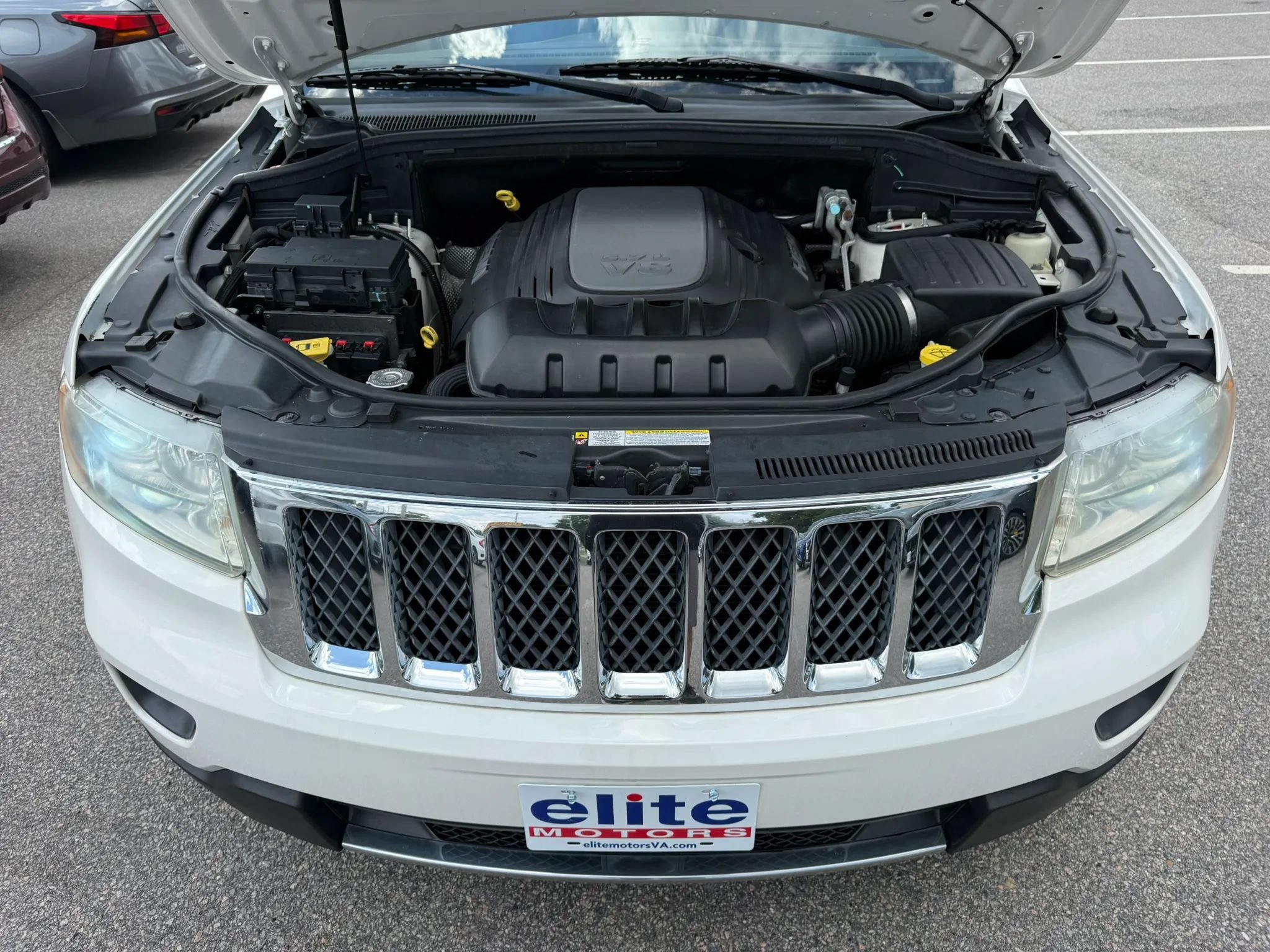 Used 2011 Jeep Grand Cherokee Overland AWD/4WD image 9