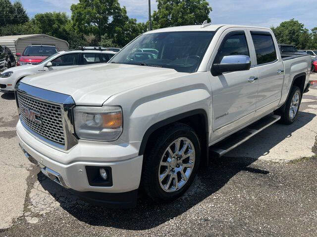 Used 2015 GMC Sierra 1500 Denali w/ Driver Alert Package AWD/4WD image 3